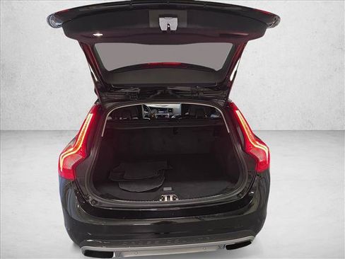 Used 2016 Volvo V60 T5 Cross Country AWD/4WD image 12