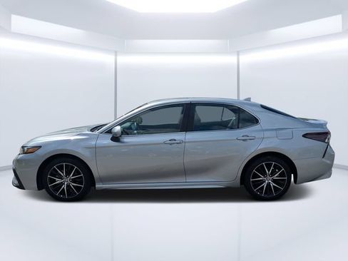 Used 2024 Toyota Camry SE FWD image 6