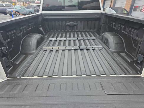 Used 2020 Chevrolet Silverado 2500 LTZ w/ LTZ Premium Package image 17