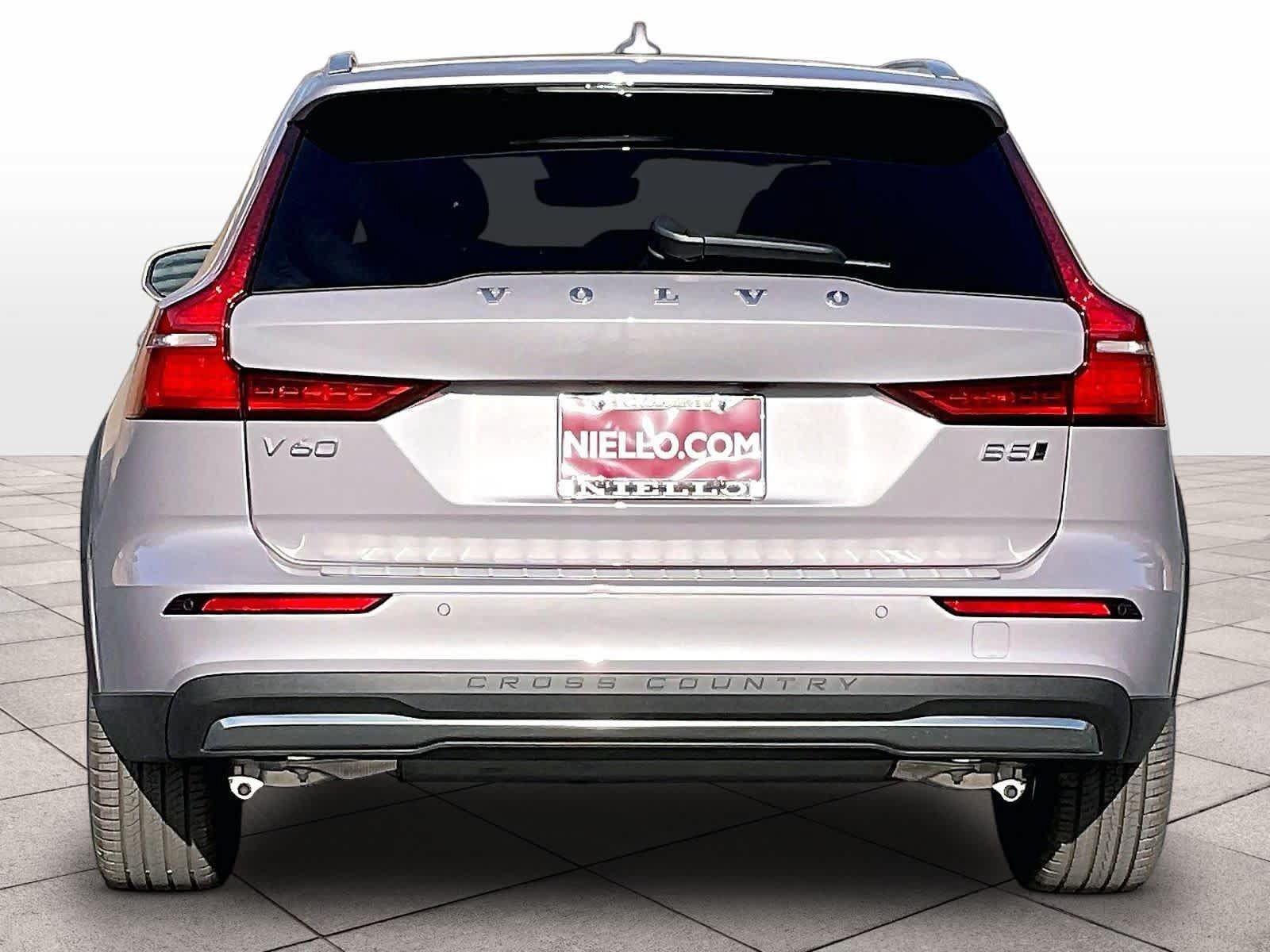 New 2026 Volvo V60 B5 Cross Country Plus w/ Climate Package AWD/4WD image 6