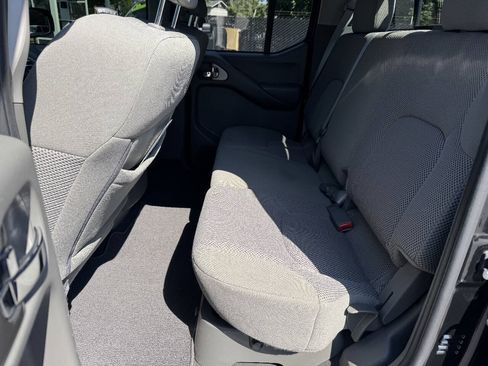 Used 2019 Nissan Frontier SV w/ Value Truck Package AWD/4WD image 9