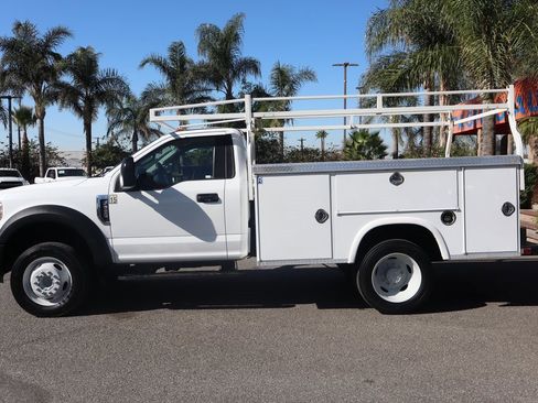 Used 2018 Ford F550 2WD Regular Cab Super Duty image 5