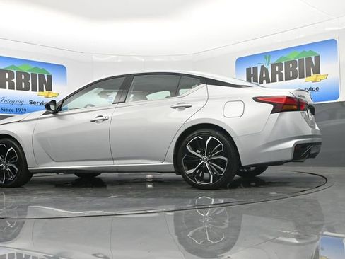Used 2025 Nissan Altima 2.5 SR image 19