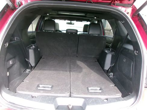 Used 2019 Ford Explorer XLT w/ Equipment Group 202A AWD/4WD image 15