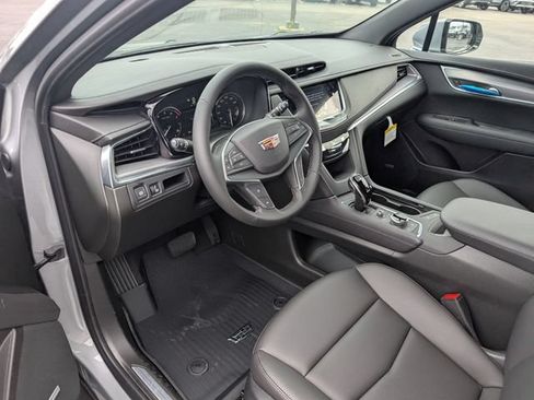 New 2026 Cadillac XT5 Luxury w/ LPO, ONYX Package AWD/4WD image 12