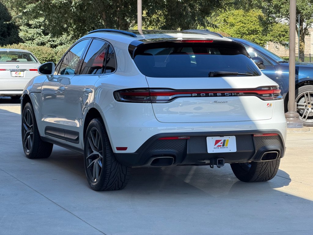 Used 2023 Porsche Macan AWD/4WD image 9