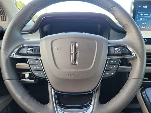 Certified 2022 Lincoln Nautilus FWD w/ Premium Package image 16