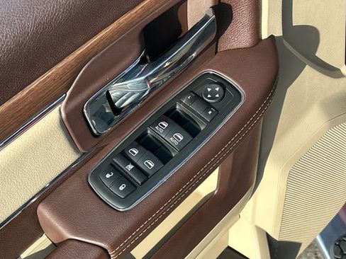 Used 2015 RAM 1500 Laramie w/ Convenience Group image 12