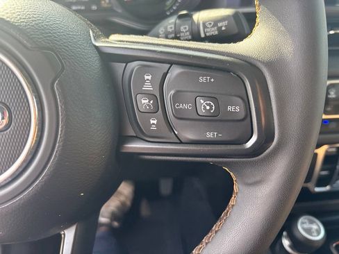 Used 2024 Jeep Wrangler Unlimited w/ Convenience Group AWD/4WD image 18