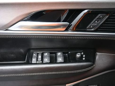 Used 2024 Jeep Wagoneer Series II AWD/4WD image 19