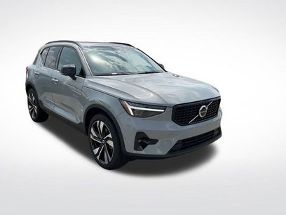 New 2026 Volvo XC40 B5 Ultra w/ Protection Package Premier