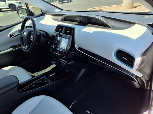 Used 2019 Toyota Prius XLE w/ Carpet Mat Package FWD image 17