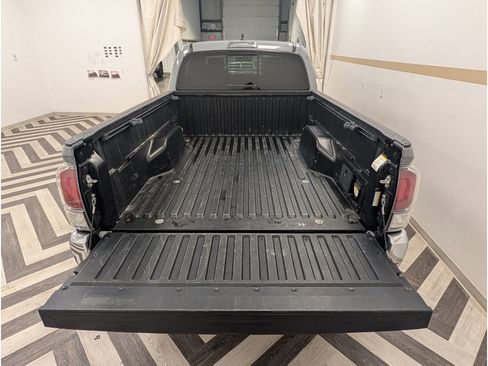Used 2020 Toyota Tacoma TRD Off-Road image 25