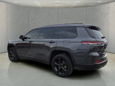 Used 2023 Jeep Grand Cherokee L Laredo RWD image 7