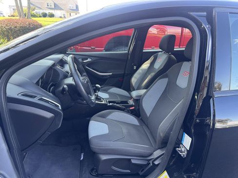 Used 2018 Ford Focus ST FWD image 7