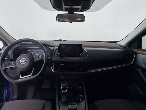 Used 2022 Nissan Rogue SV image 11