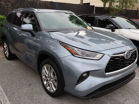 Certified 2020 Toyota Highlander Limited image 6