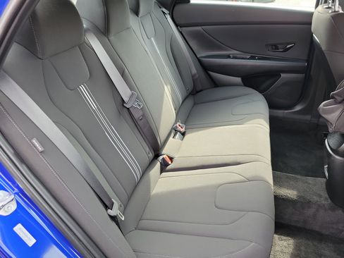 Certified 2025 Hyundai Elantra Sport image 21