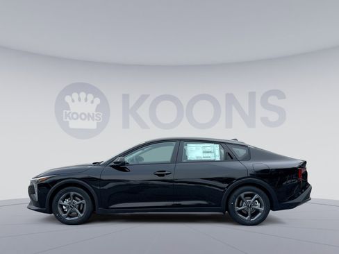 New 2026 Kia K4 LXS image 2