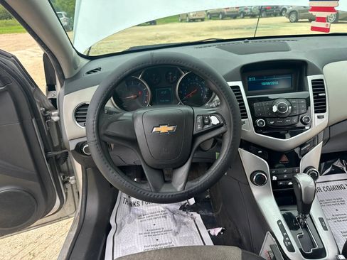 Used 2016 Chevrolet Cruze LS FWD image 20