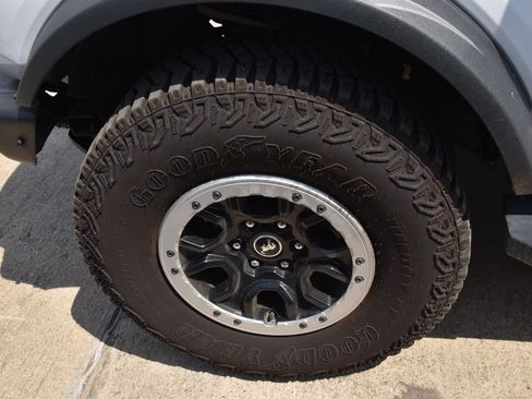 Certified 2023 Ford Bronco Outer Banks w/ Sasquatch Package AWD/4WD image 12