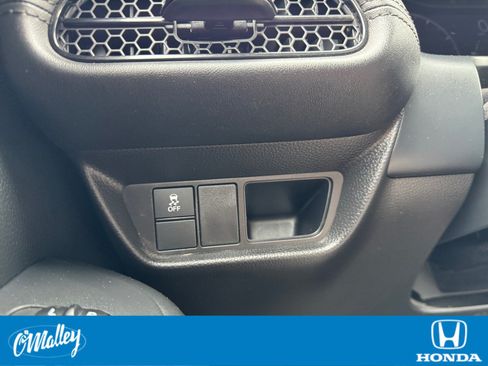 Certified 2023 Honda HR-V LX image 18