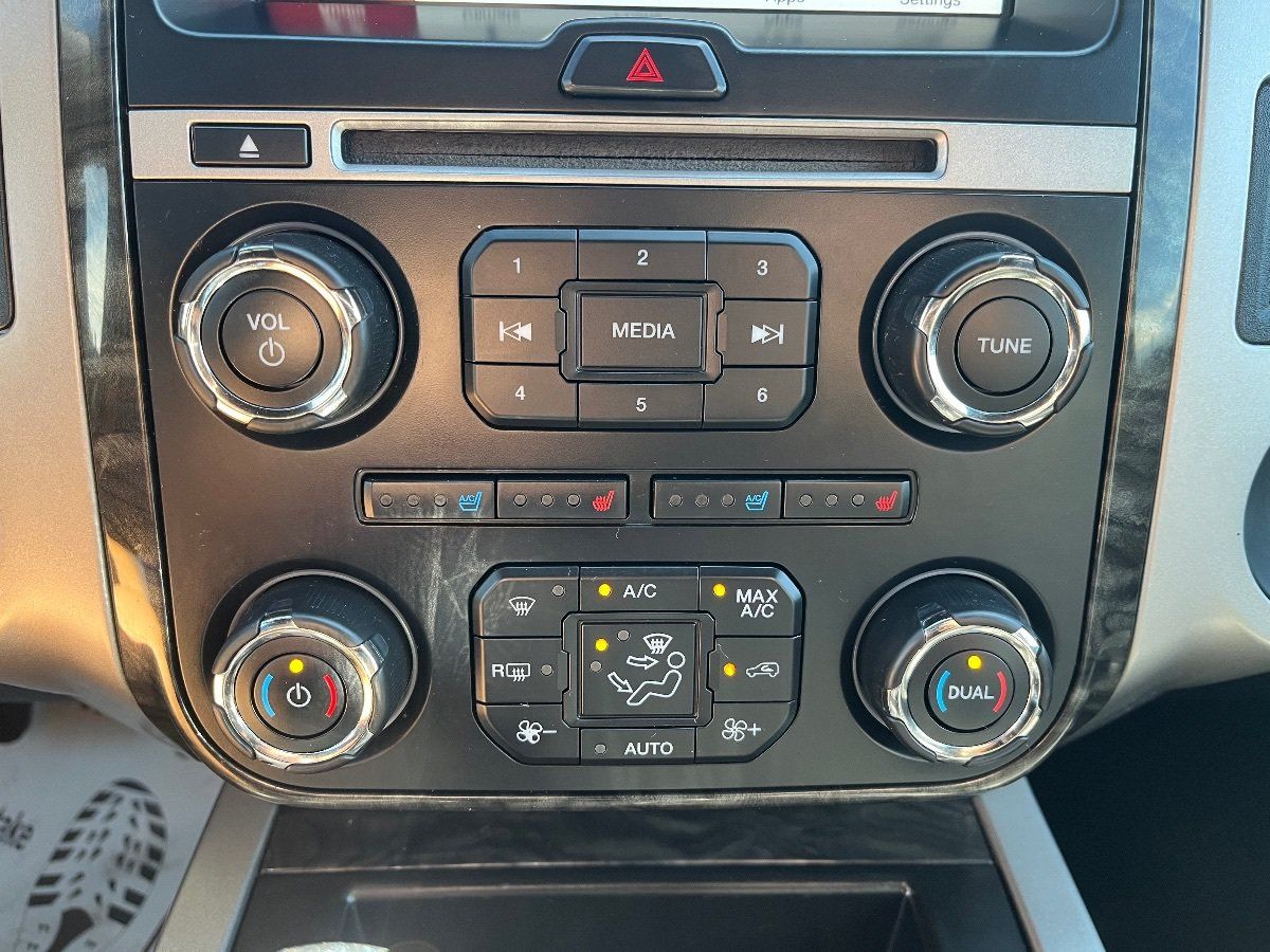 Used 2016 Ford Expedition Limited RWD image 15