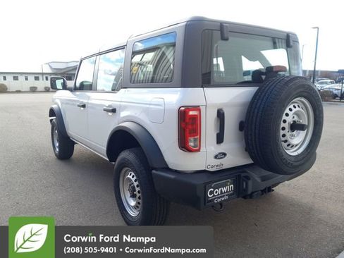 New 2025 Ford Bronco 4-Door image 5