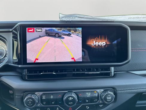 New 2025 Jeep Wrangler Unlimited Rubicon w/ XTREMEE 35" Tire Package image 26