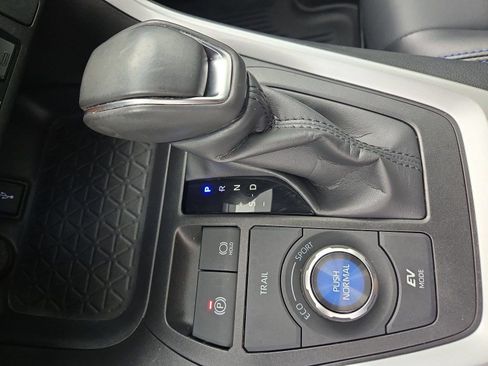 Certified 2022 Toyota RAV4 XSE AWD/4WD image 23