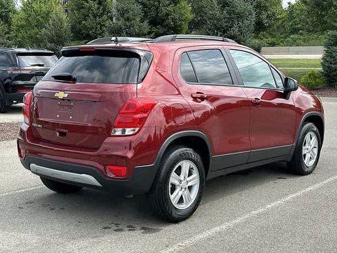 Used 2022 Chevrolet Trax LT w/ LT Convenience Package AWD/4WD image 31