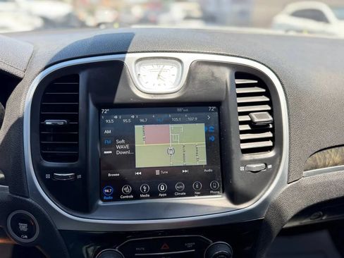 Used 2019 Chrysler 300 Limited RWD image 45