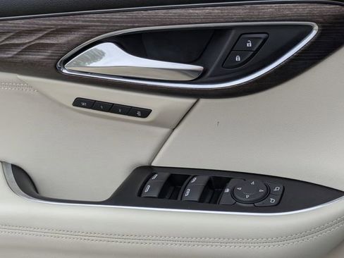 Used 2023 Buick Envision Avenir image 23