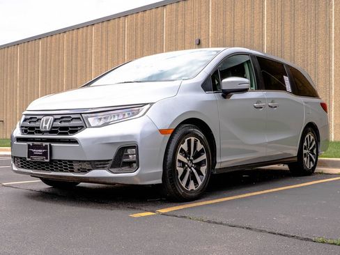 Used 2025 Honda Odyssey EX-L image 4