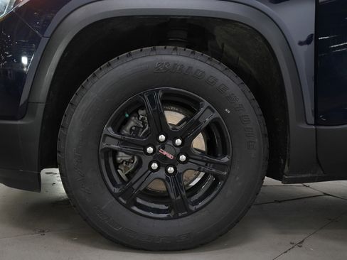 Used 2021 GMC Acadia AT4 image 32