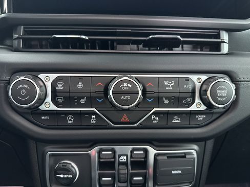 New 2025 Jeep Wrangler Sahara image 35