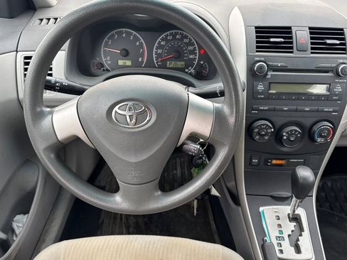 Used 2010 Toyota Corolla LE image 14