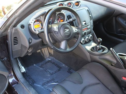 Used 2010 Nissan 370Z Coupe image 7