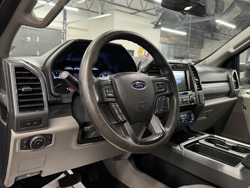 Used 2022 Ford F350 XLT w/ XLT Premium Package AWD/4WD image 24