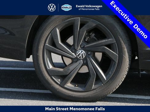 New 2025 Volkswagen Jetta SE image 20