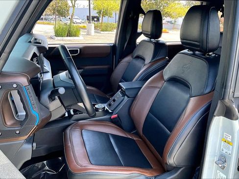 Used 2023 Ford Bronco Outer Banks AWD/4WD image 9