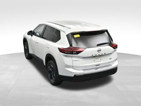 Used 2025 Nissan Rogue SV AWD/4WD image 21