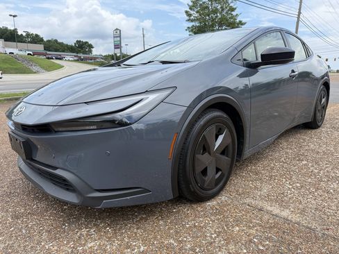 Used 2024 Toyota Prius LE FWD image 1
