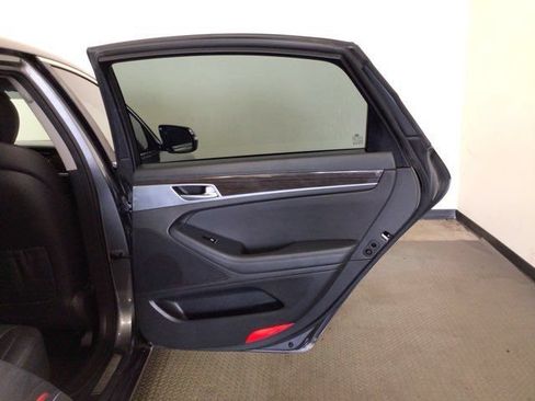 Used 2016 Hyundai Genesis 3.8 RWD image 11