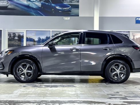 Used 2023 Honda HR-V EX-L image 2