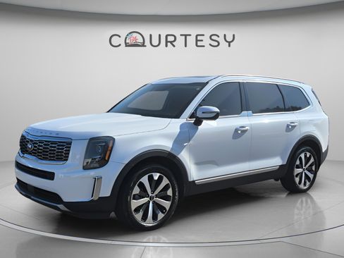 Used 2020 Kia Telluride S FWD image 1