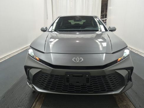 Used 2026 Toyota Camry SE AWD/4WD image 9