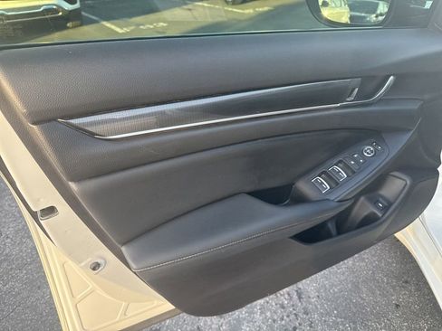 Used 2022 Honda Accord Sport image 9