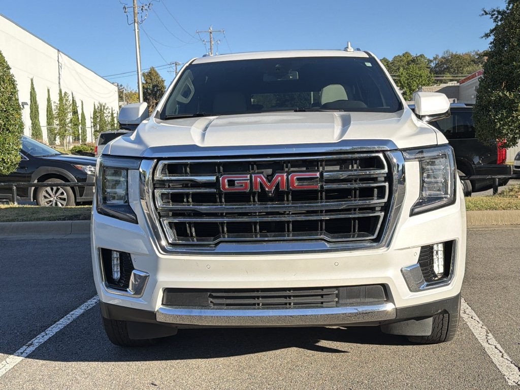 Used 2024 GMC Yukon XL SLT w/ SLT Premium Package AWD/4WD image 2