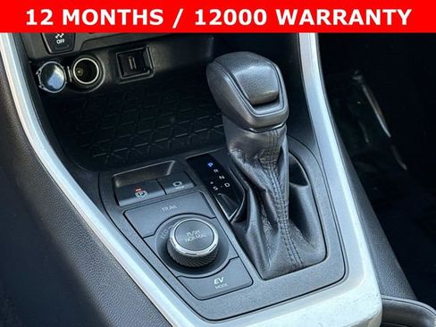 Used 2021 Toyota RAV4 LE AWD/4WD image 22